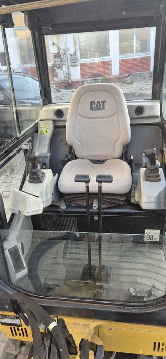 Miniexcavator CAT 301.8C (14800 e + TVA)