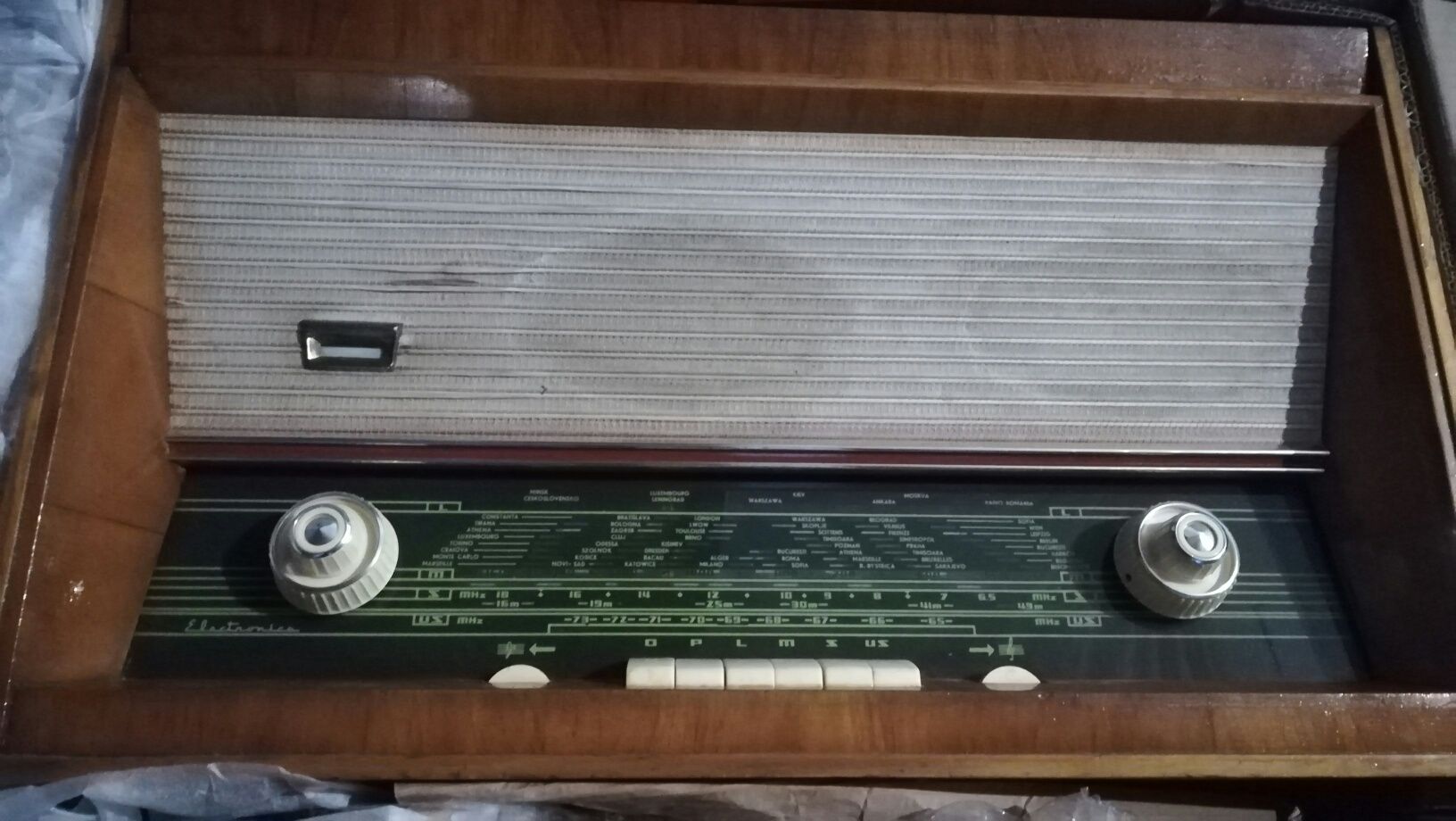 Radiou vechi anul 1950,Radiou Electronica 1950