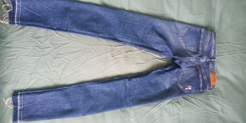 Blugi rupți H&M talie joasa super skinny XXS XS