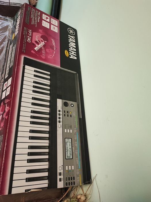 Синтезатор Yamaha YPT - 240