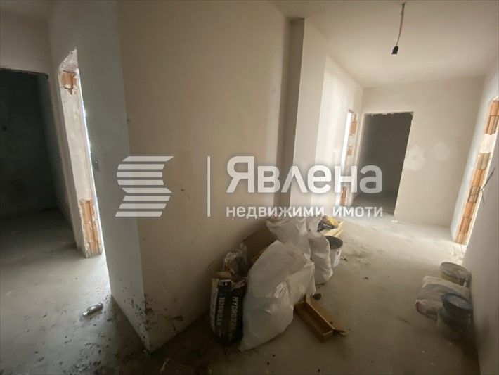 Просторен тристаен апартамент