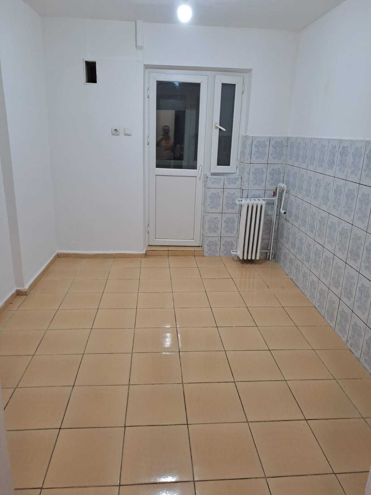 Apartament de vanzare -Bariera Bucuresti ,2 camere , etaj 8/8