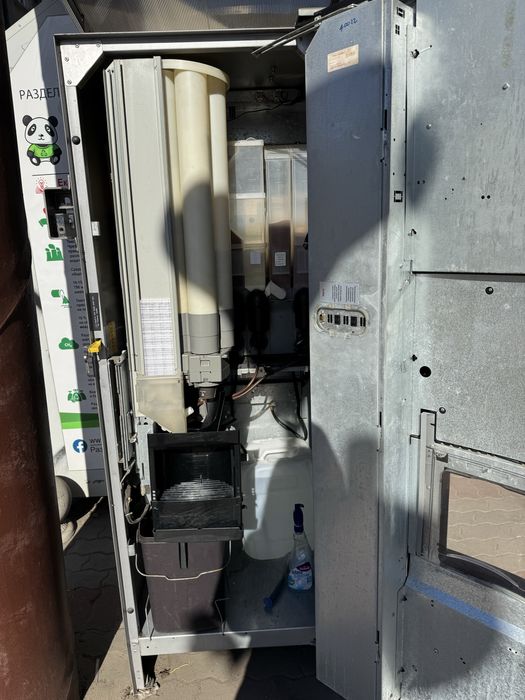 Вендинг машина - Necta Astro 2