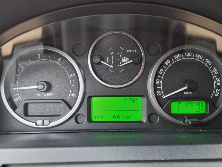 P R E Ț DE ATV : Land Rover Discovery 3,HSE,7 seats,Suspen. Pneumatică