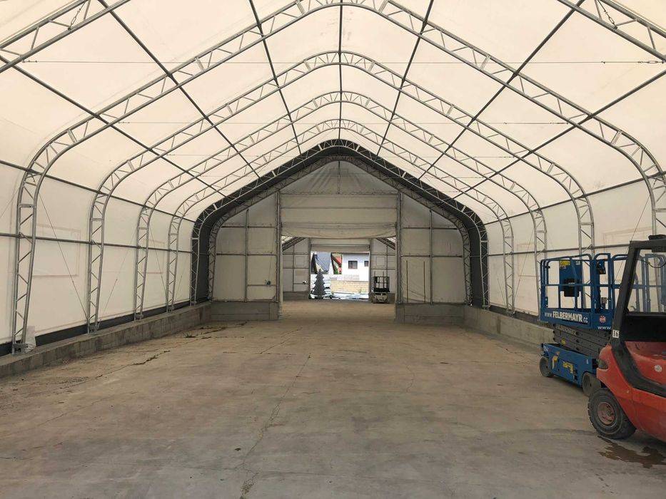 Cort industrial 12,2x18,3x7,41 cu perete înaltă