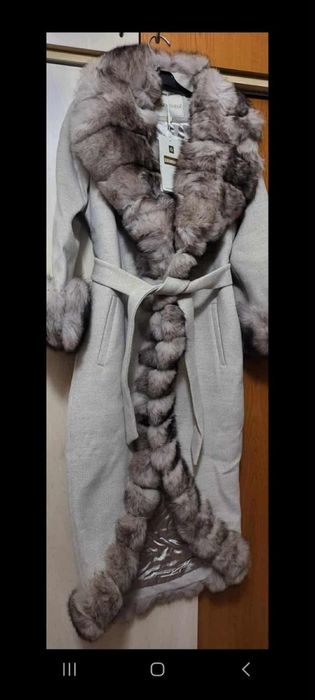 Vând palton alpaca original 950 de lei