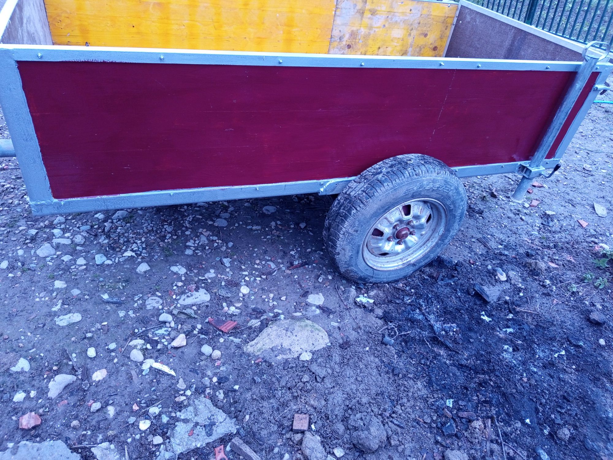 Vând remorca pt tractor