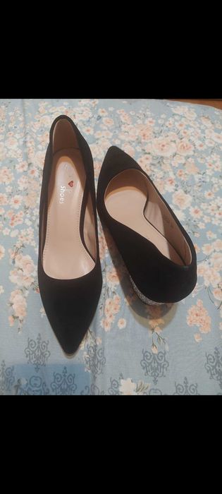 Pantofi,marimea 38,noi