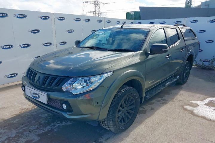Dezmembrez Mitsubishi L200 5 [2015 - 2020] Pickup 2.4 D MT (154 hp)