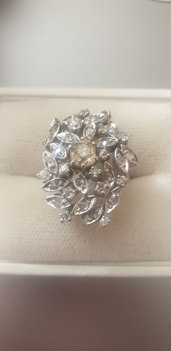 Пръстен бяло злато 18к с брилянти