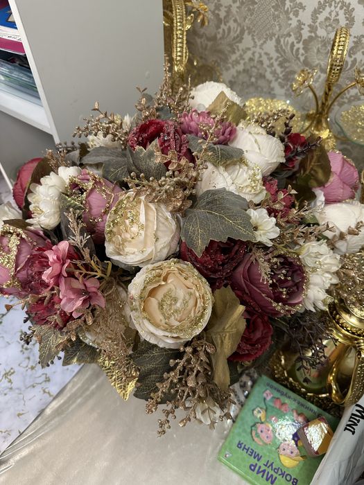 Декор гул, зал учун, роса чиройли