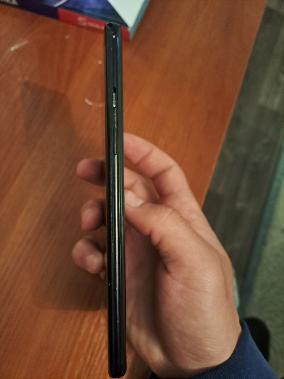 Продам oneplus 8