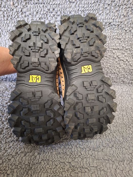 Обувки CAT 40 номер