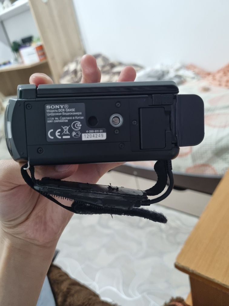 Камера Sony Handycam DCR-SX45E