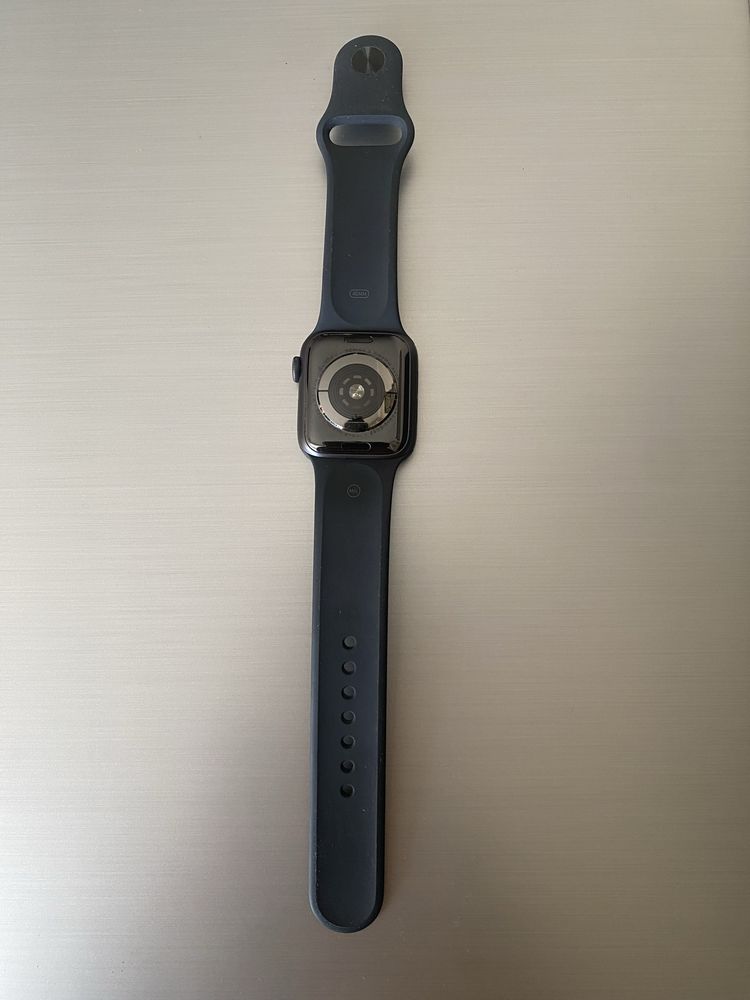 Смарт часы Apple WatchOS 8.5