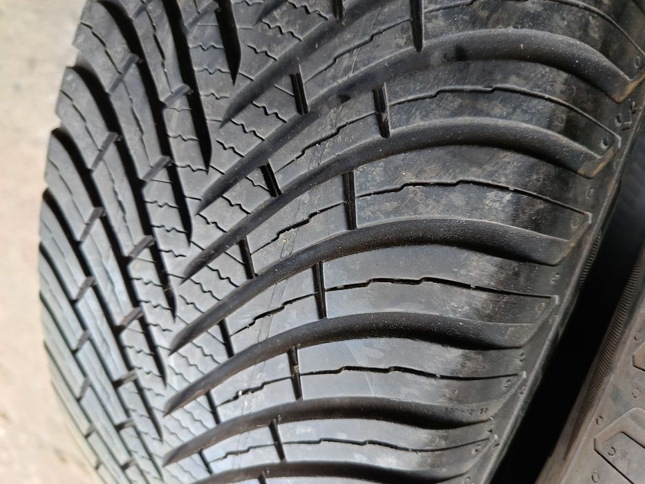 Всесезонни гуми -2021г.-15цола-205/60-1бр.-65лв."VREDESTEIN"