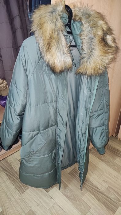 Продам женскую куртку
