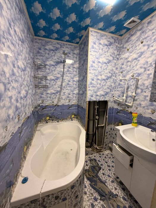 Продаю ванну в хорошем состоянии цена 400000 сум