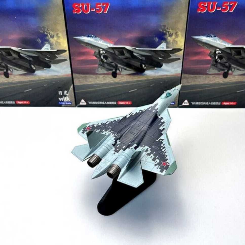 Macheta avion metalica SU-57 Felon scara 1:100 20cm