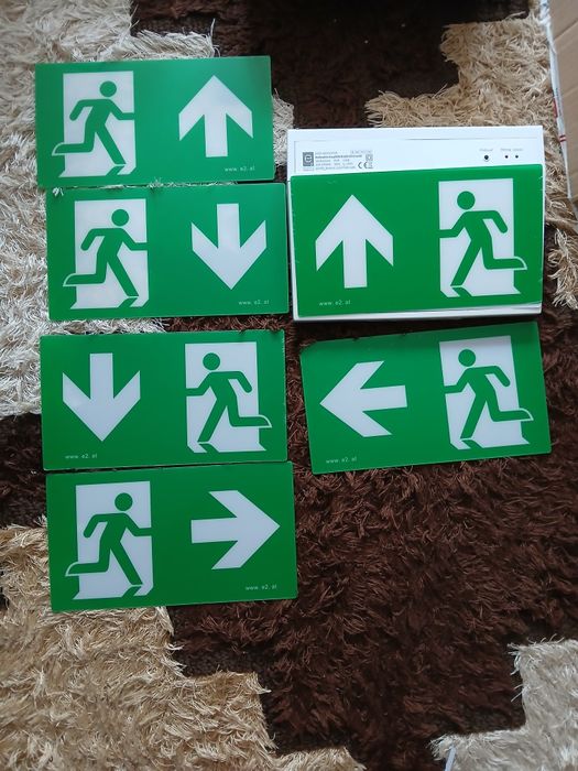 Vând indicator de iesire de urgenta nou