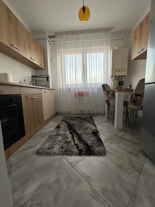 Inchiriez apartament zona Piata Traian/liceul Ion Barbu