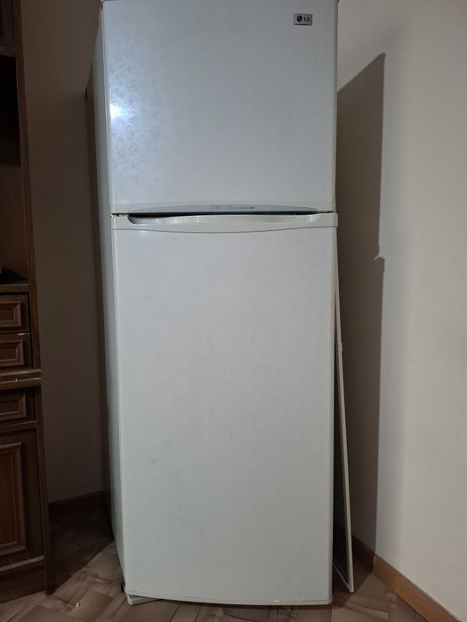 Продаётся холодильник LG