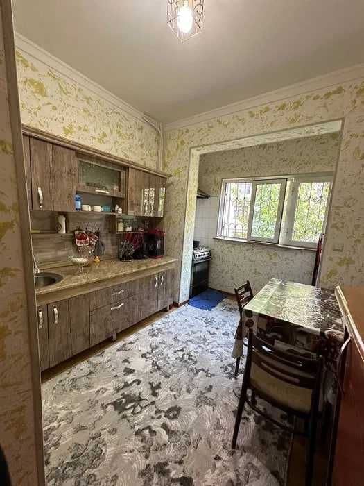 срочно продается квартира 2/2/4 Юнусабад 4 квартал 55 кв.м 70000$