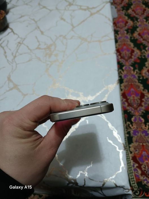 Iphone 15 pro     128 gb