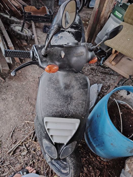 Scooter aprilia scarabeo si scooter piagio