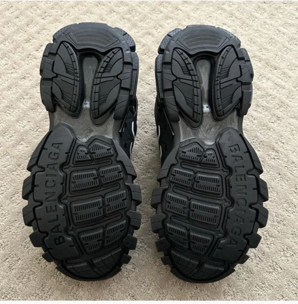 Balenciaga track