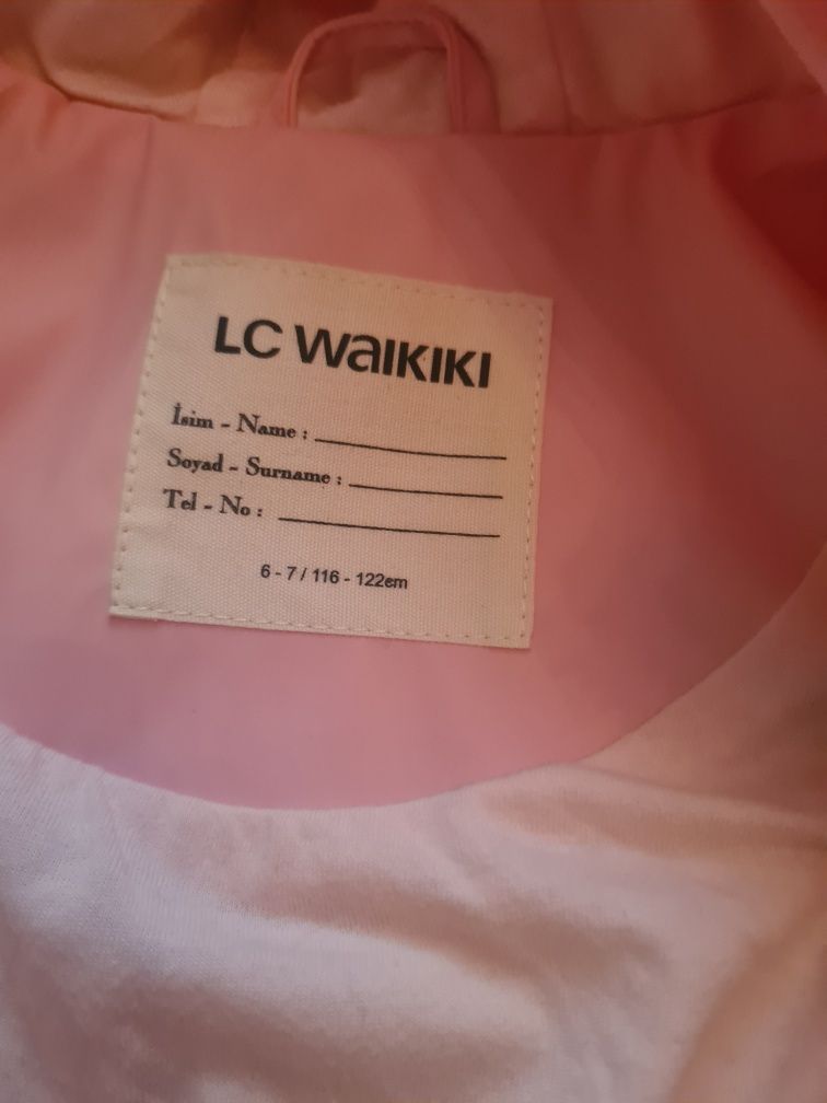 Детско яке за момиче на  LC Waikiki.Ново с етикет. Размер 116-122см.