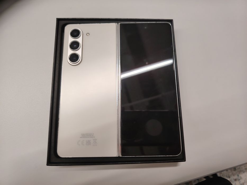 Samsung Galaxy Z Fold 5 - 512GB - Cream - Garanție