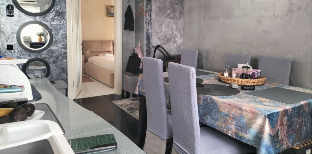 Vand / Schimb apartament 3 camere cu apartament cu 2 camere
