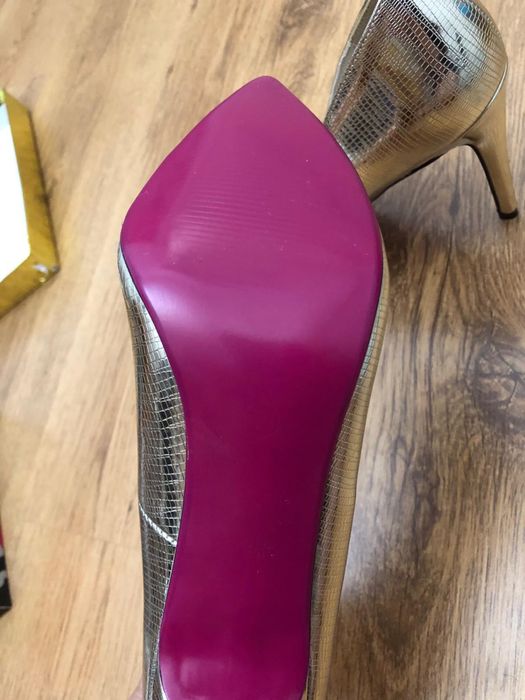 Pantofi stiletto
