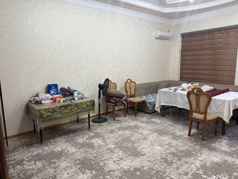 chimboy maxallada dom qurilgan 2 xonalik kvartira sotiladi