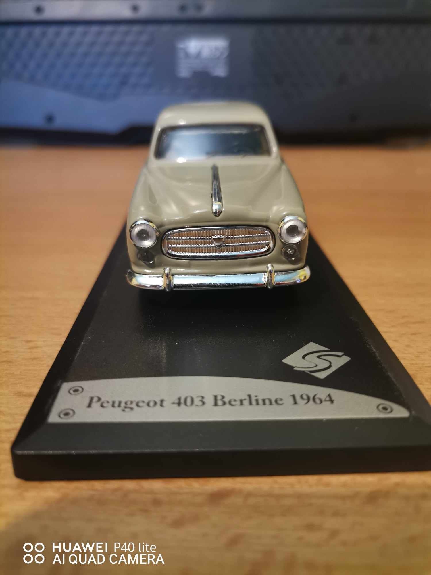 Peugeot 403 1:43