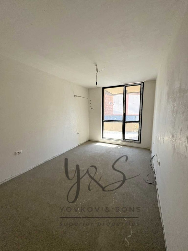 Продава се Тристаен апартамент в Пловдив, Христо Смирненски - 135 кв.м за 1208 €/кв.м - Снимка #4