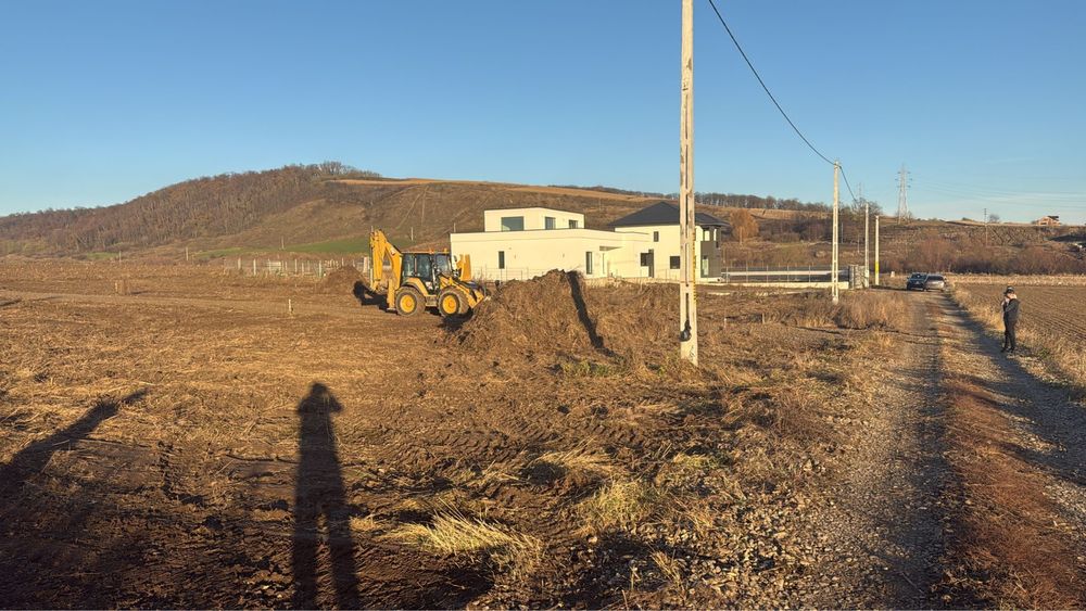 Vind 6 parcele de pamant