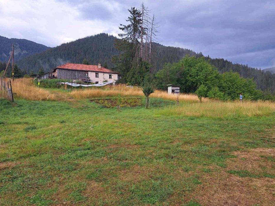 Продава се земеделска земя + къща в с. Мугла, махала Касъка