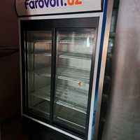 Витринный холодильник Ugur.