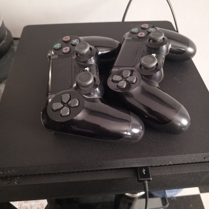 Play station 4slim 9.06versiyali vzlom ikkita original pult