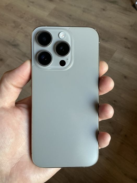 IPhone 15 pro Grey 256gb only Esim