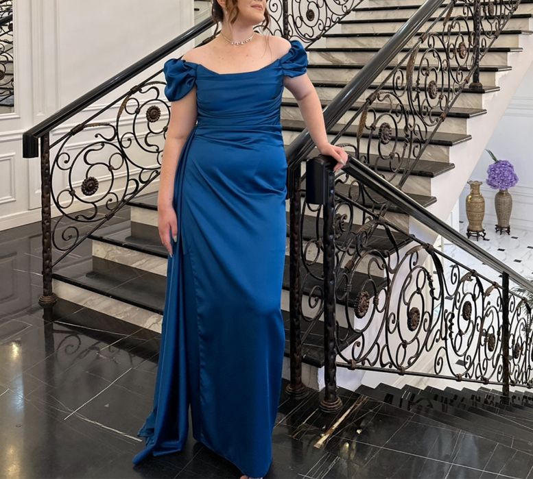 Вечернее платье большого размера