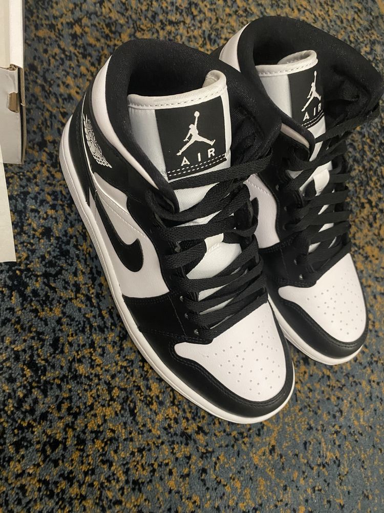 Nike air jordan 1 mid
