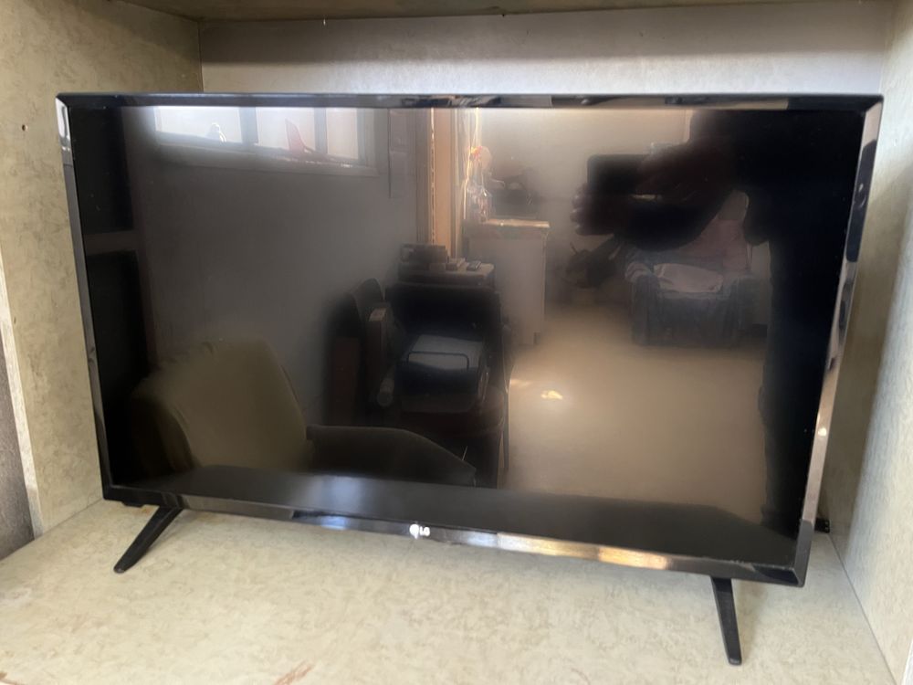 LG 32 инча 32LJ500V Full HD
