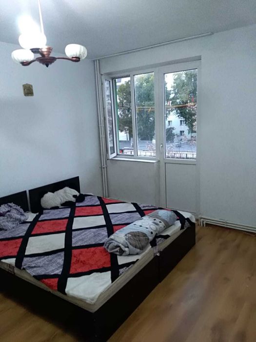 Apartament 2 camere – mobilat complet, centrală proprie, zona Isaccei