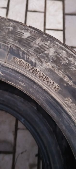 Vand 2 anvelope de vara 150/lei/buc  si 2 de iarna 50/lei/buc