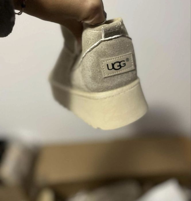 Ghete ugg noi marimea 36