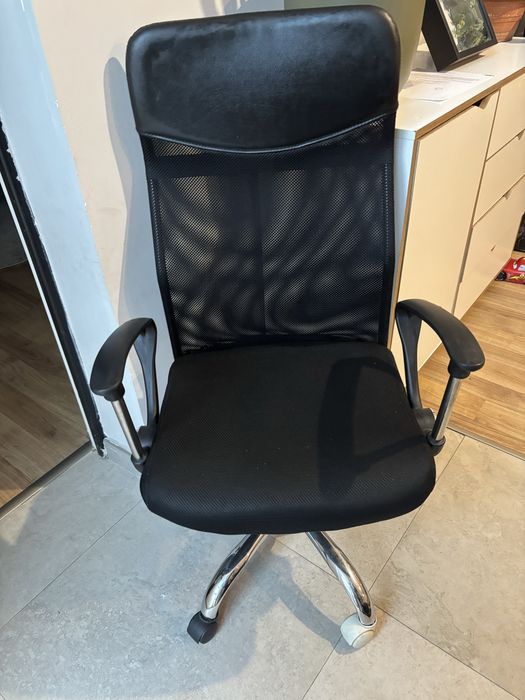 Scaun de birou rotativa