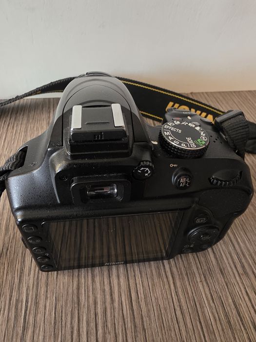 Продавам фотоапарат Nikon D3200 комплект с два обектива